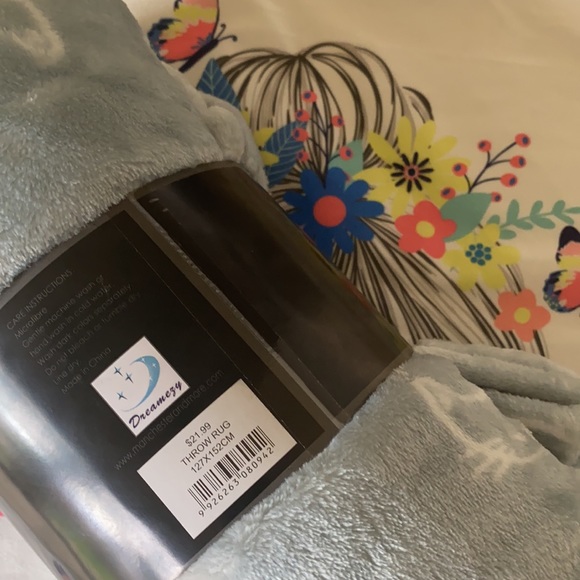 🌟HOST PICK🌟 Gift Bundle - Picture 5 of 5